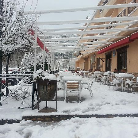 Hostal Restaurante Los Bronces รีโอปาร์ ภายนอก รูปภาพ