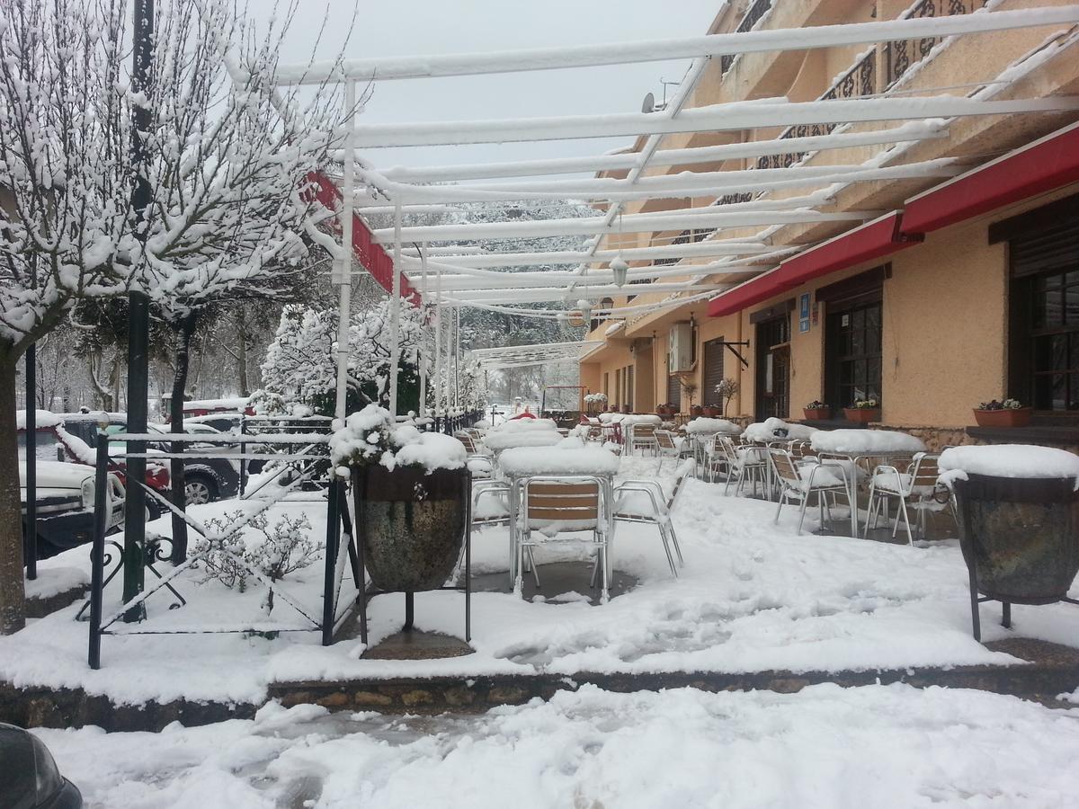 Hostal Restaurante Los Bronces รีโอปาร์ ภายนอก รูปภาพ